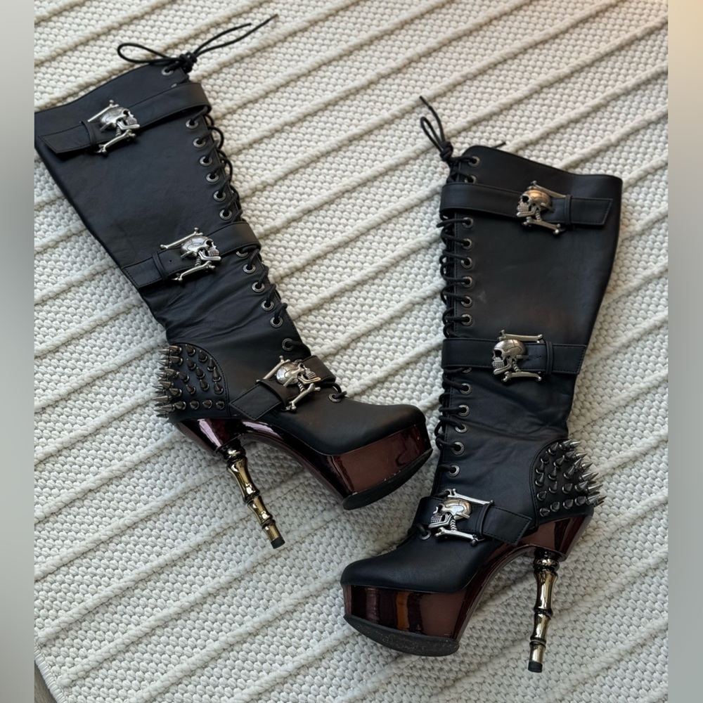 Knee-high Black Studded Skull Accented Stiletto Boots - Women’s 7